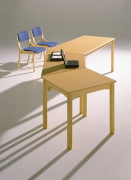 Quadrattisch mit Massivholzgestell, quadratische Tischbeine