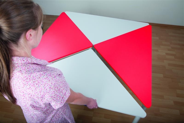 Pythagoras Dreiecktisch, Melamin mit Führung, 120x85x85cm